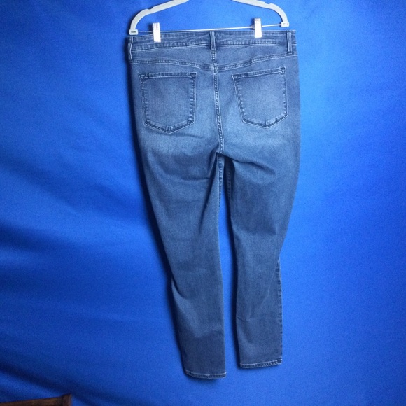 Old Navy Rockstar Mid-rise 14 Patches Medium Wash - Picture 5 of 13